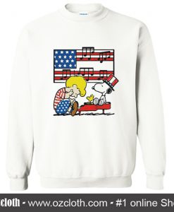 Schroeder Playing Piano Woodstock and Snoopy 4th of July Sweatshirt (Oztmu)