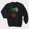 Grinch hand holding skull Christmas Sweatshirt (Oztmu)