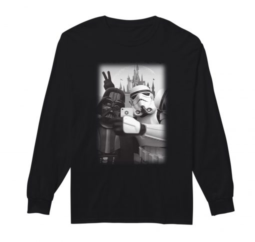 Darth Vader And Stormtrooper Selfie in Disneyland Sweatshirt (Oztmu)