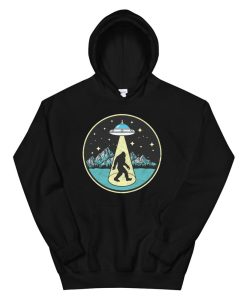 Bigfoot Abduction Vintage Sasquatchandufo Alien Graphic Hoodie AA